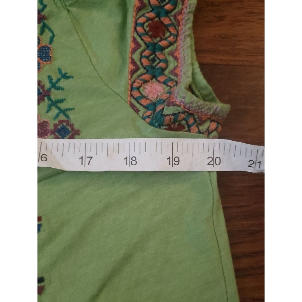 Johnny Was Cold Shoulder Embroidered V-Neck Top Size Small Light Green Boho - Picture 5 of 7